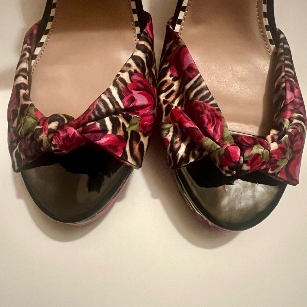 Betsey Johnson Heels Women’s Size 11 Brylie Floral
Platform Ankle Strappy - Picture 9 of 12